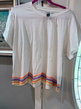 QUEEN OF SPARKLES White Short Sleeve Tee with Rainbow Glitter Hem